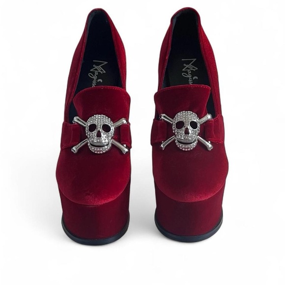 Magissa Red Velvet Skull Rhinestone Salem Platforms Women's Size 7 - Picture 2 of 6